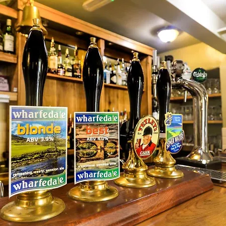 酒店 The Blue Bell 凯特尔韦尔